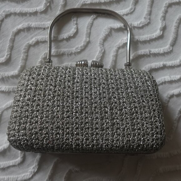 Vintage Italian Made hard shell mini bag in Silver knit - Picture 3 of 9